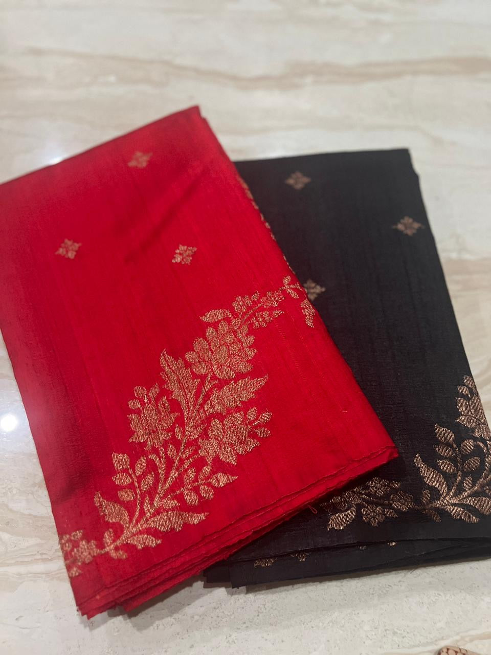 Beautiful Shade Of Dupion Raw Silk Banarasi Saree With Antiq Zari Weave